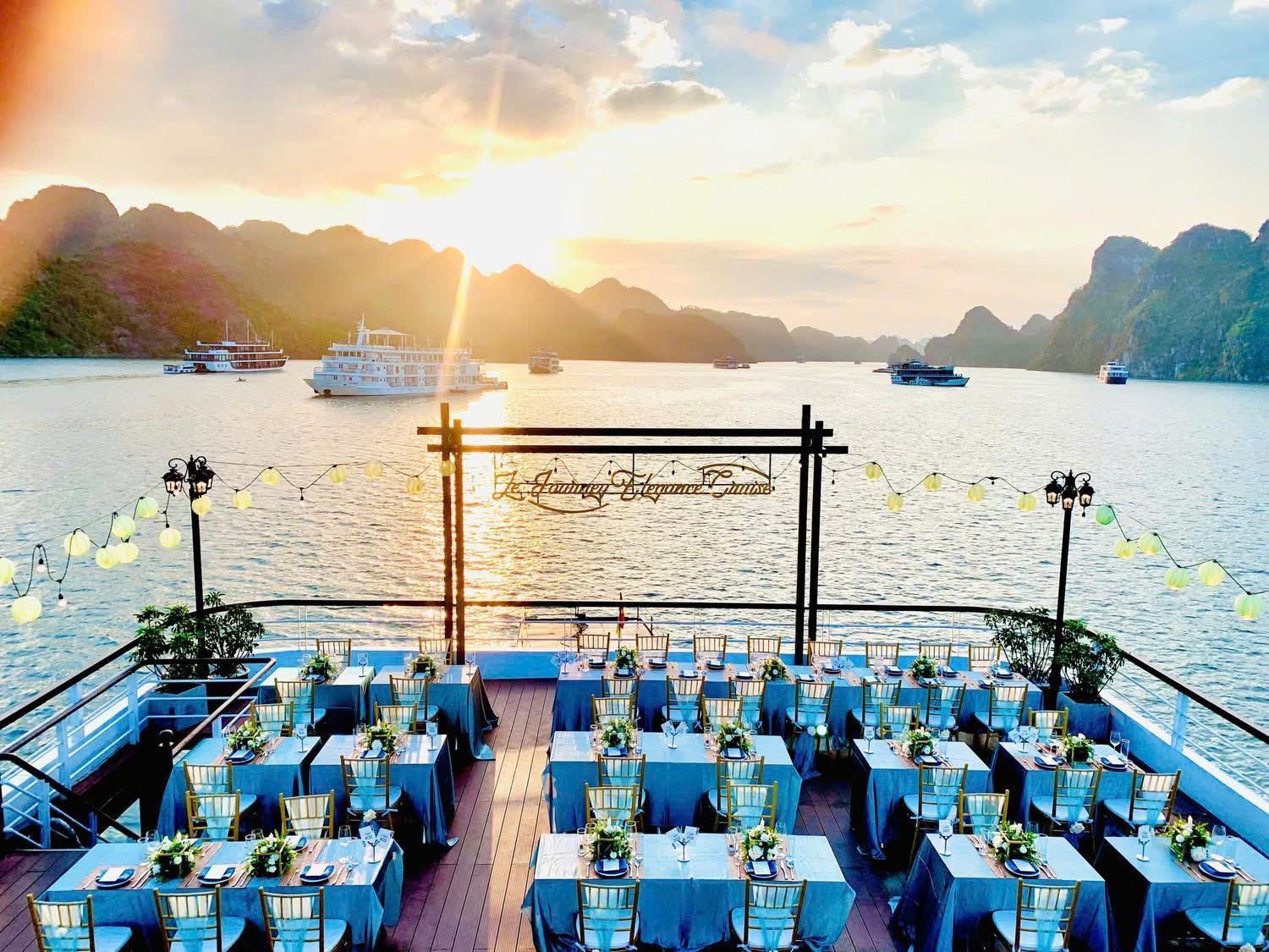 Le Journey Elegance Cruise Hotel Ha Long Exterior photo